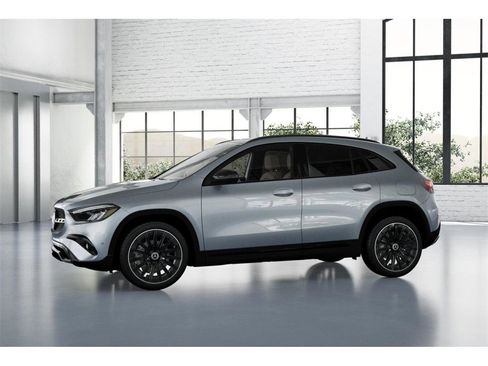 New 2026 Mercedes-Benz GLA 250 4MATIC image 36