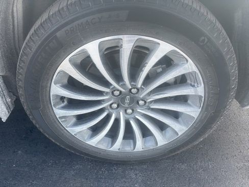 Used 2024 Lincoln Aviator AWD w/ Premium Package image 5