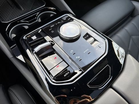 Certified 2025 BMW 530i xDrive image 17