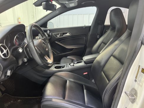 Used 2018 Mercedes-Benz CLA 250 image 8