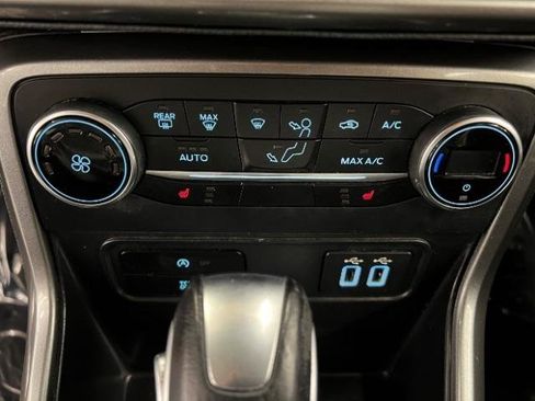 Used 2018 Ford EcoSport SE FWD image 24