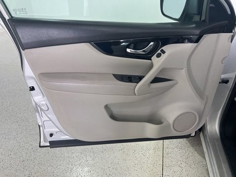Used 2019 Nissan Rogue Sport SV FWD image 20