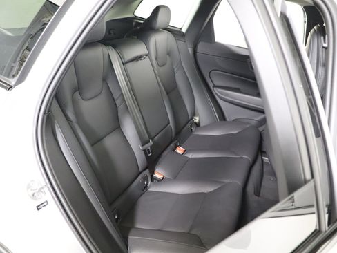 Used 2024 Volvo XC60 B5 Plus image 45