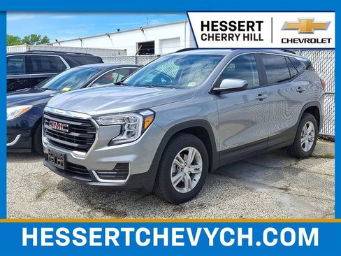 Used 2023 GMC Terrain SLE w/ Driver Convenience Package AWD/4WD image 1