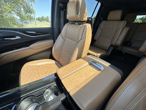 Certified 2023 Cadillac Escalade ESV Premium Luxury AWD/4WD image 20