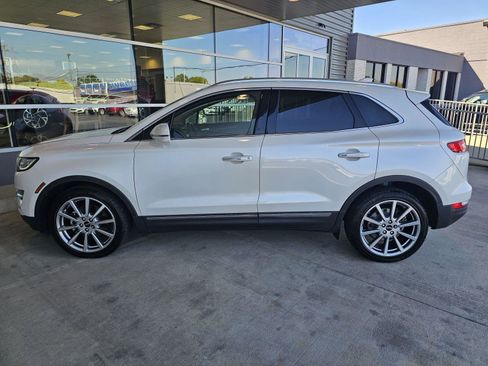 Used 2019 Lincoln MKC Reserve w/ MKC Climate Package image 2