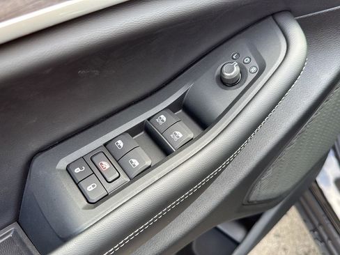 New 2025 Jeep Grand Cherokee Limited w/ Luxury Tech Group II image 12