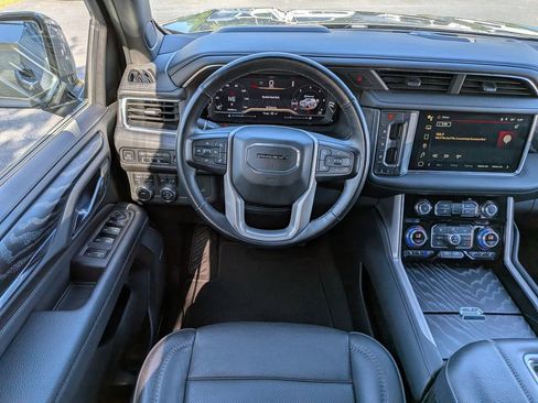 Used 2023 GMC Yukon Denali AWD/4WD image 18