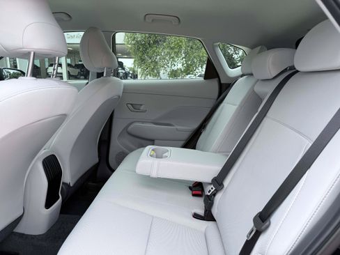 Used 2025 Hyundai Kona SE FWD image 14