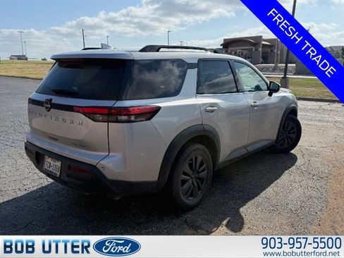 Used 2022 Nissan Pathfinder SV AWD/4WD image 6
