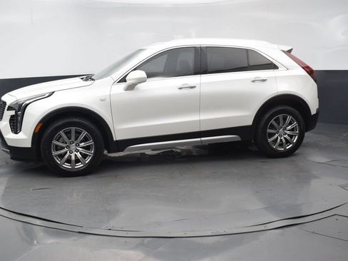 Used 2020 Cadillac XT4 Premium Luxury FWD image 2