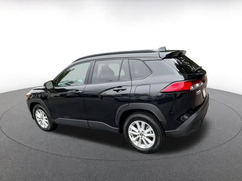 Used 2025 Toyota Corolla Cross LE image 10
