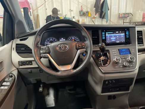 Certified 2017 Toyota Sienna XLE Premium AWD/4WD image 16