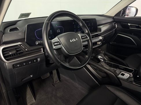 Used 2025 Kia Telluride S FWD image 22