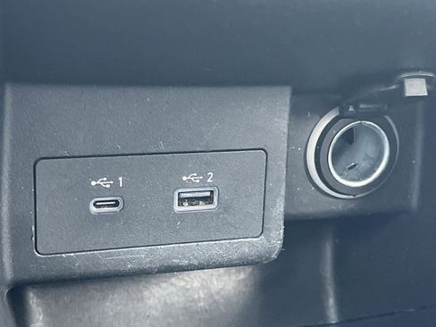 Used 2021 Nissan Kicks SR image 14