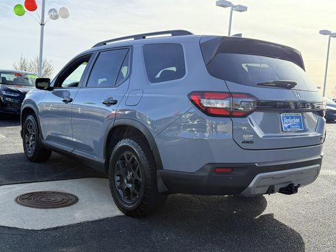 Certified 2024 Honda Pilot TrailSport image 7
