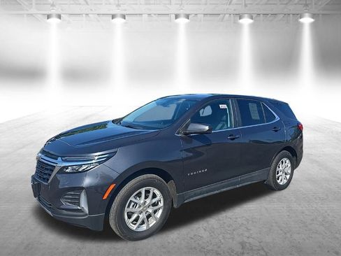 Used 2023 Chevrolet Equinox LT w/ Driver Convenience Package image 4