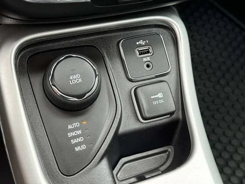 Used 2019 Jeep Compass Sport AWD/4WD image 37