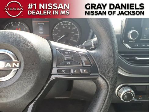 Used 2024 Nissan Altima 2.5 S FWD image 14