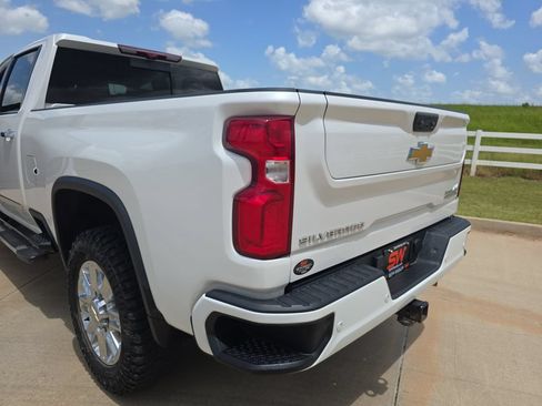 Used 2024 Chevrolet Silverado 2500 High Country w/ High Country Premium Package AWD/4WD image 34