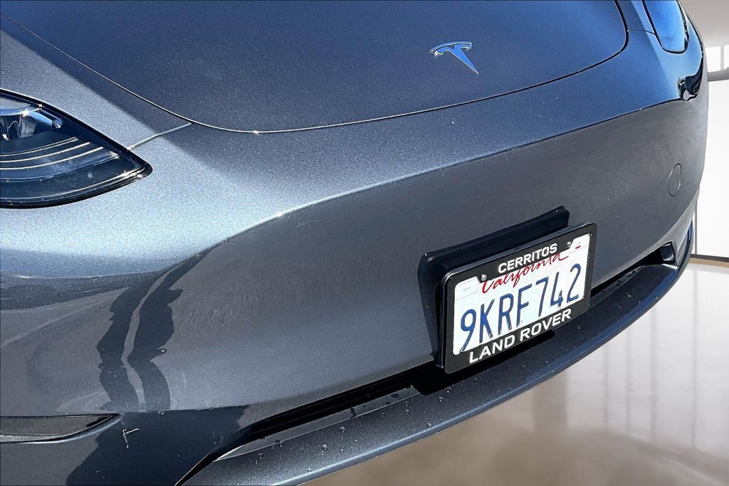Used 2023 Tesla Model Y 2WD image 31