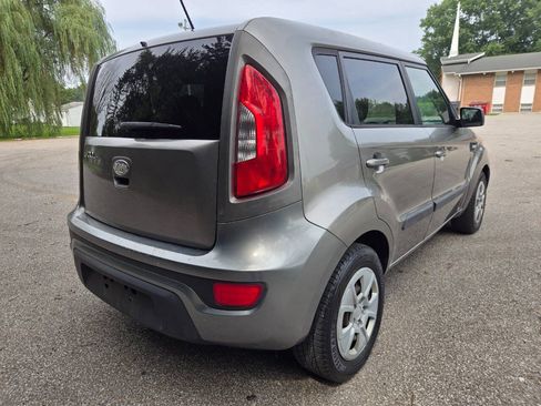 Used 2013 Kia Soul FWD image 9