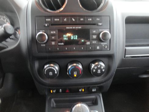 Used 2017 Jeep Patriot High Altitude image 15