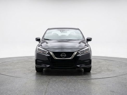 Used 2025 Nissan Versa SV image 2