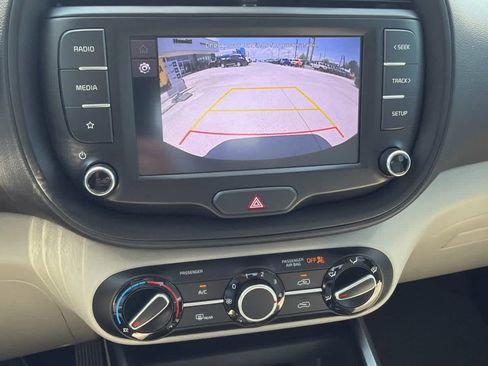 Used 2022 Kia Soul LX w/ Technology Package FWD image 17