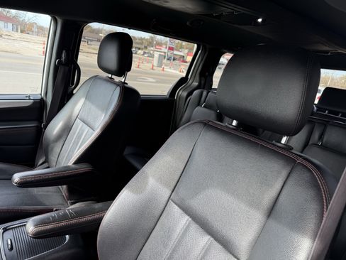 Used 2018 Dodge Grand Caravan GT image 21