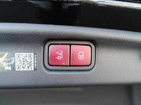 Certified 2024 Mercedes-Benz C 300 4MATIC Sedan image 20