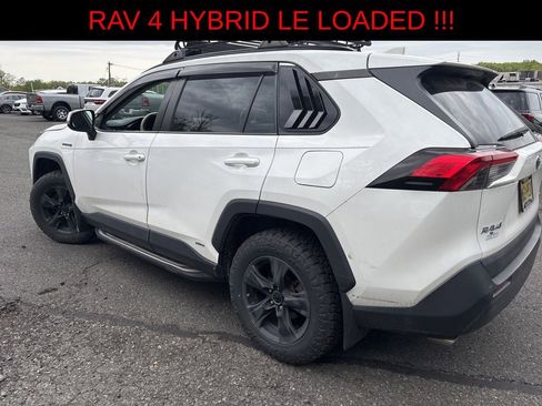 Used 2019 Toyota RAV4 LE w/ Carpet Mat Package AWD/4WD image 3