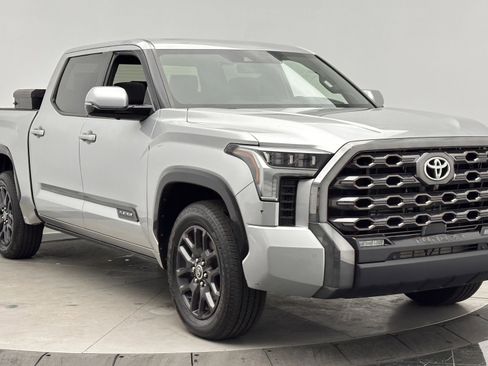 Used 2022 Toyota Tundra Platinum image 3