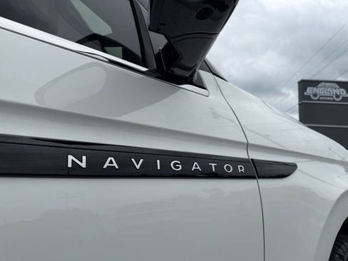Used 2025 Lincoln Navigator L Black Label AWD/4WD image 9