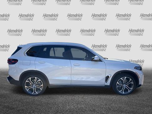 Used 2026 BMW X5 xDrive40i AWD/4WD image 11