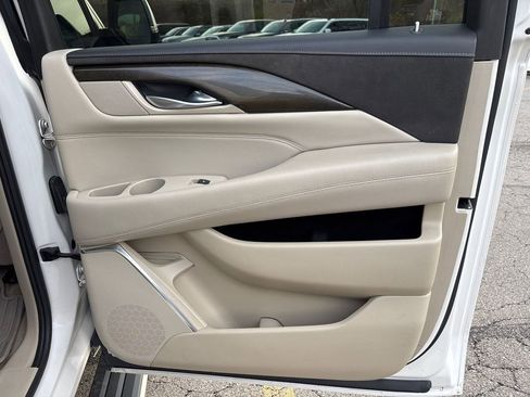 Used 2018 Cadillac Escalade ESV Premium Luxury image 36