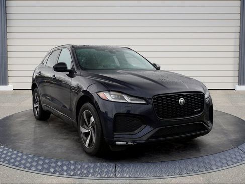Used 2025 Jaguar F-PACE R-Dynamic S image 1