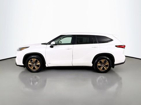 Used 2023 Toyota Highlander Bronze Edition AWD/4WD image 4
