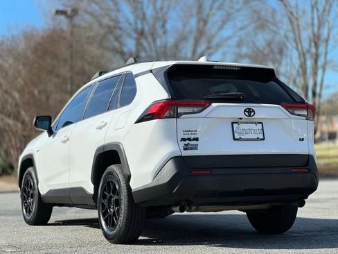 Used 2019 Toyota RAV4 LE image 7