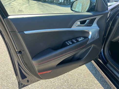 Used 2023 Genesis G70 2.0T w/ Sport Prestige Package image 11