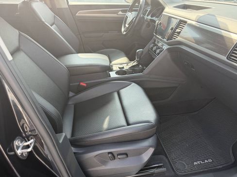 Used 2018 Volkswagen Atlas SEL AWD/4WD image 23