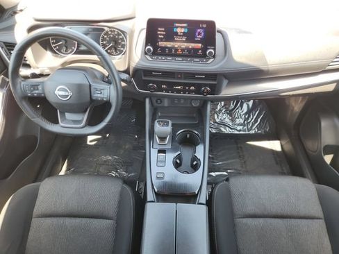 Used 2025 Nissan Rogue SV FWD image 24