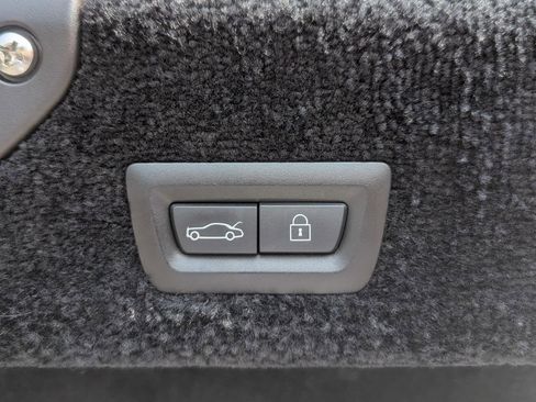 Used 2018 Rolls-Royce Dawn RWD image 53