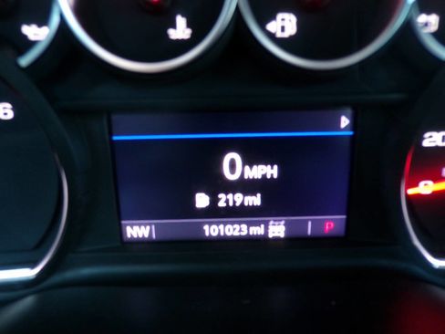 Used 2021 Chevrolet Silverado 1500 LT w/ Z71 Off-Road Package image 12