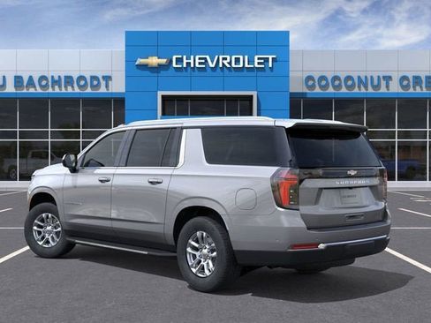 New 2026 Chevrolet Suburban LT image 3