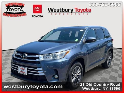 Used 2017 Toyota Highlander XLE AWD/4WD image 5
