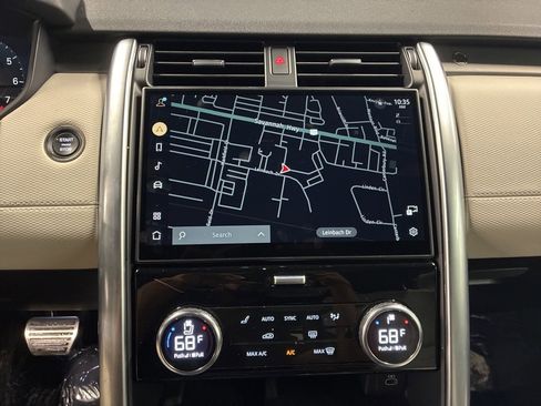 Certified 2024 Land Rover Discovery Dynamic SE image 21