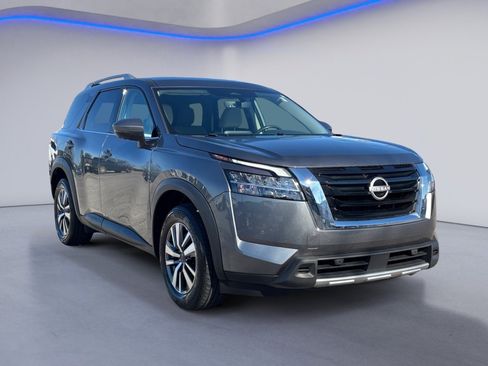 Used 2024 Nissan Pathfinder SL image 8