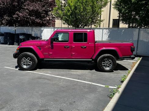 Used 2024 Jeep Gladiator Mojave AWD/4WD image 4