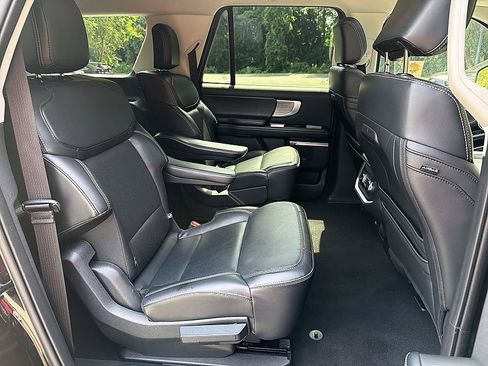 Used 2025 Ford Expedition Max Platinum AWD/4WD image 22
